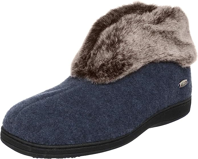 Acorn Women's Faux Fur Chinchilla Bootie in Black Angle View#color_navy