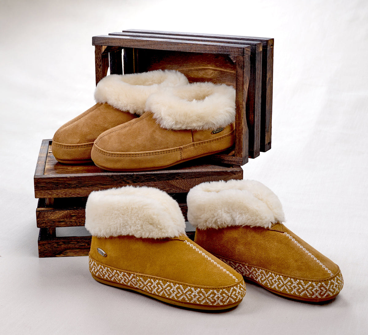 25200 Women's Greta Embroidered Bootie Slipper #color_mineral
