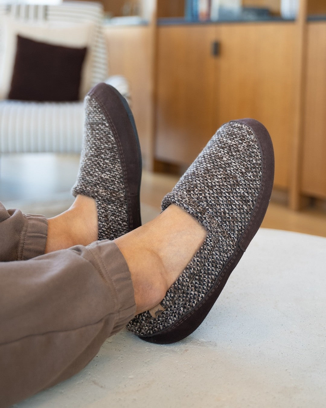 Men's Earth Tex Acorn Moc side profile #color_earth-tex