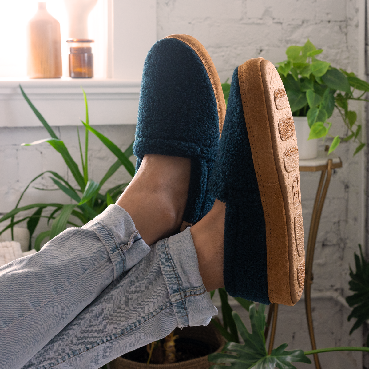 10086 Men's Acorn® Moc Slippers with Cloud Cushion® Comfort
Success #color_blue-spruce