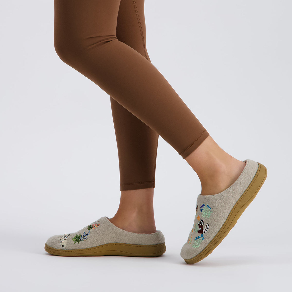 25207 Women's Embroidered Boiled Wool Clog #color_oatmeal-heather
