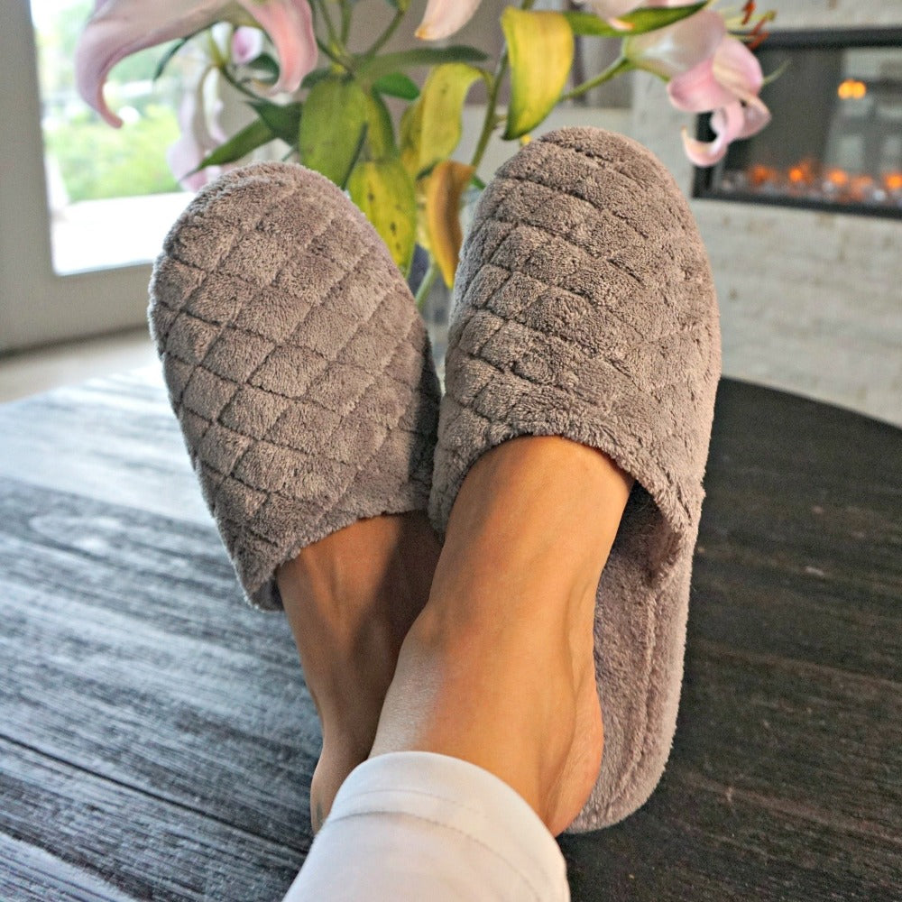 Women's Spa Quilted Clog in Pink Right Angled View